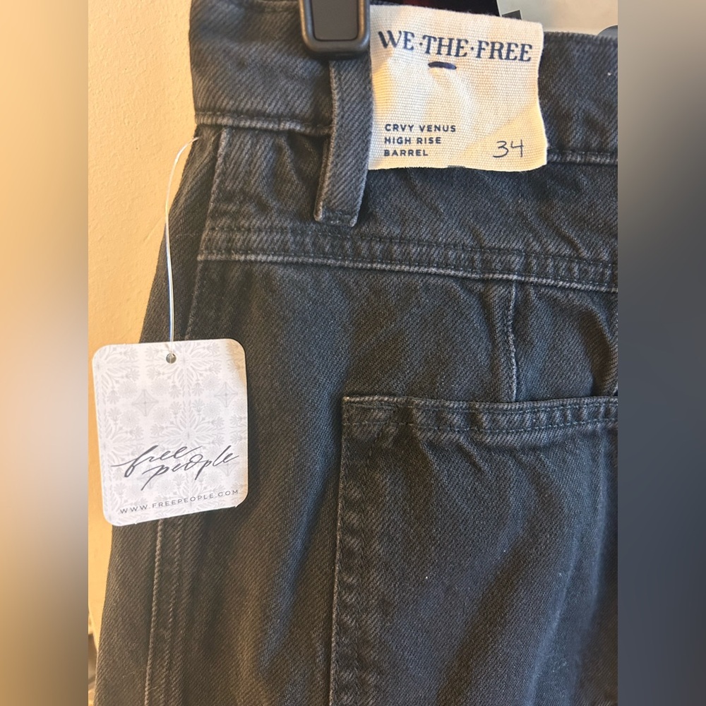 Free People Curvy Venus Barrel Jeans - Picture 6 of 10